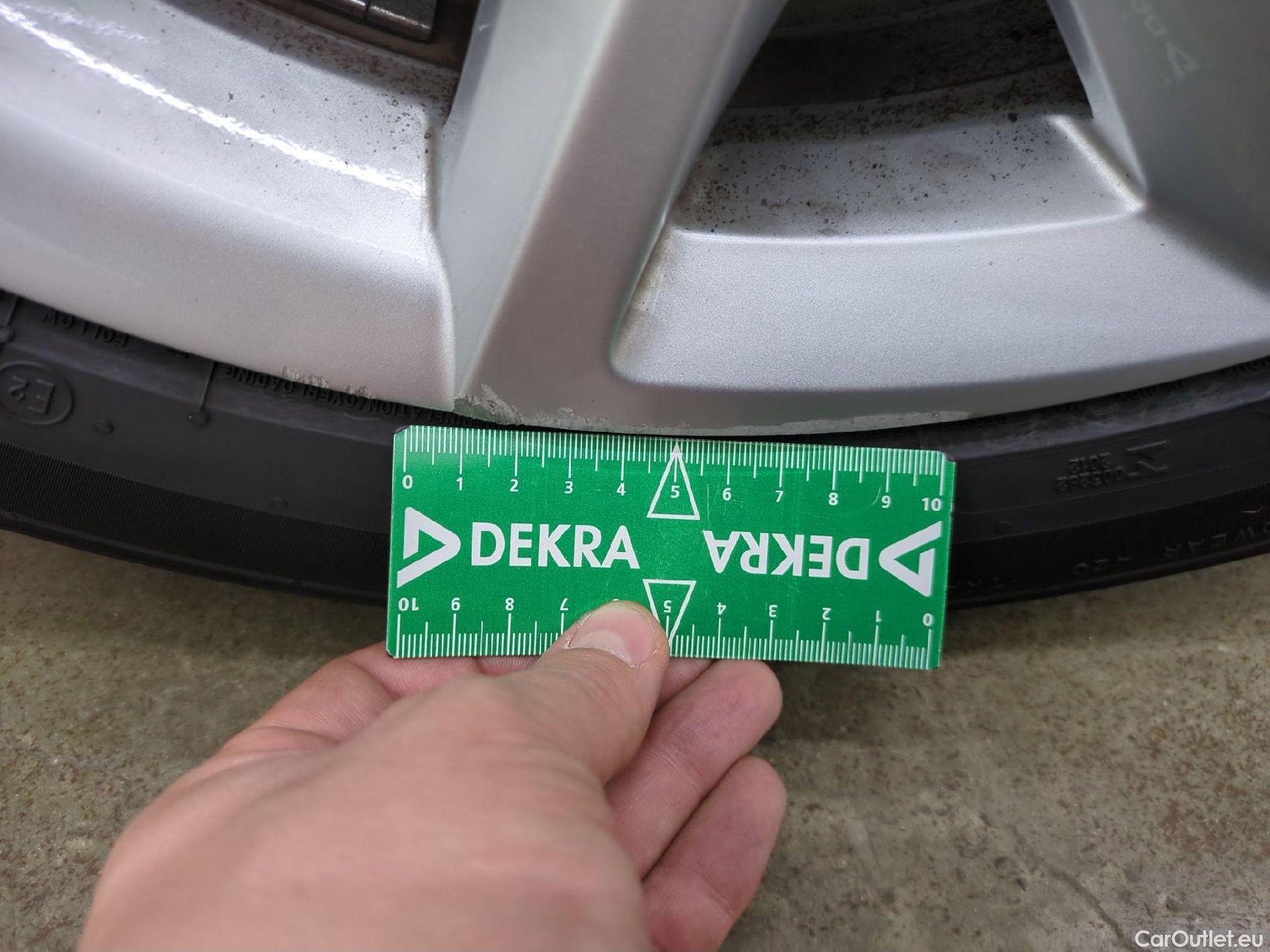  Seat  Leon SEAT  / 2020 / 5P / Berline 1.0 eTSI 110 DSG S&S Style Business #15