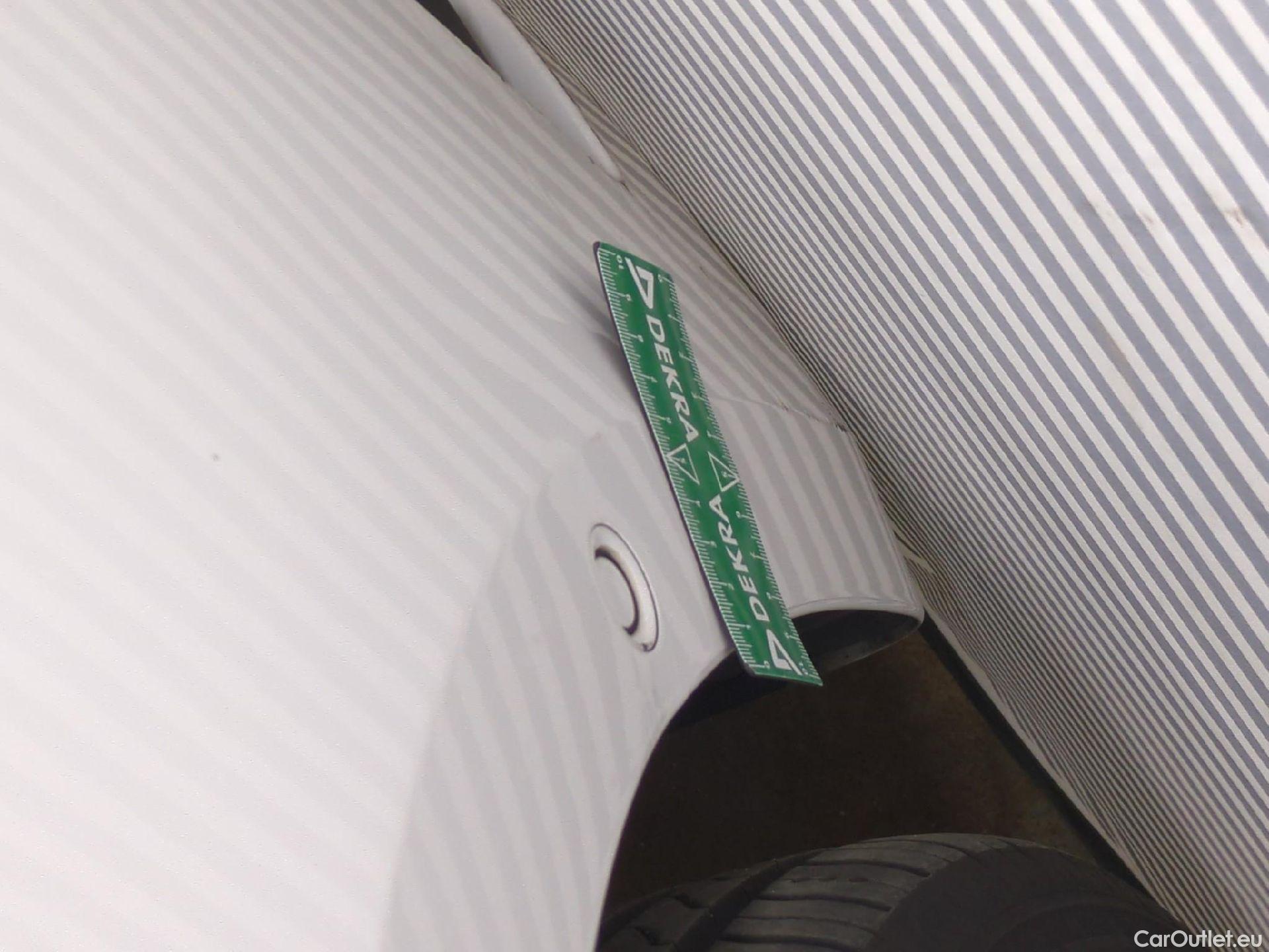  Seat  Leon SEAT  / 2020 / 5P / Berline 1.0 eTSI 110 DSG S&S Style Business #48