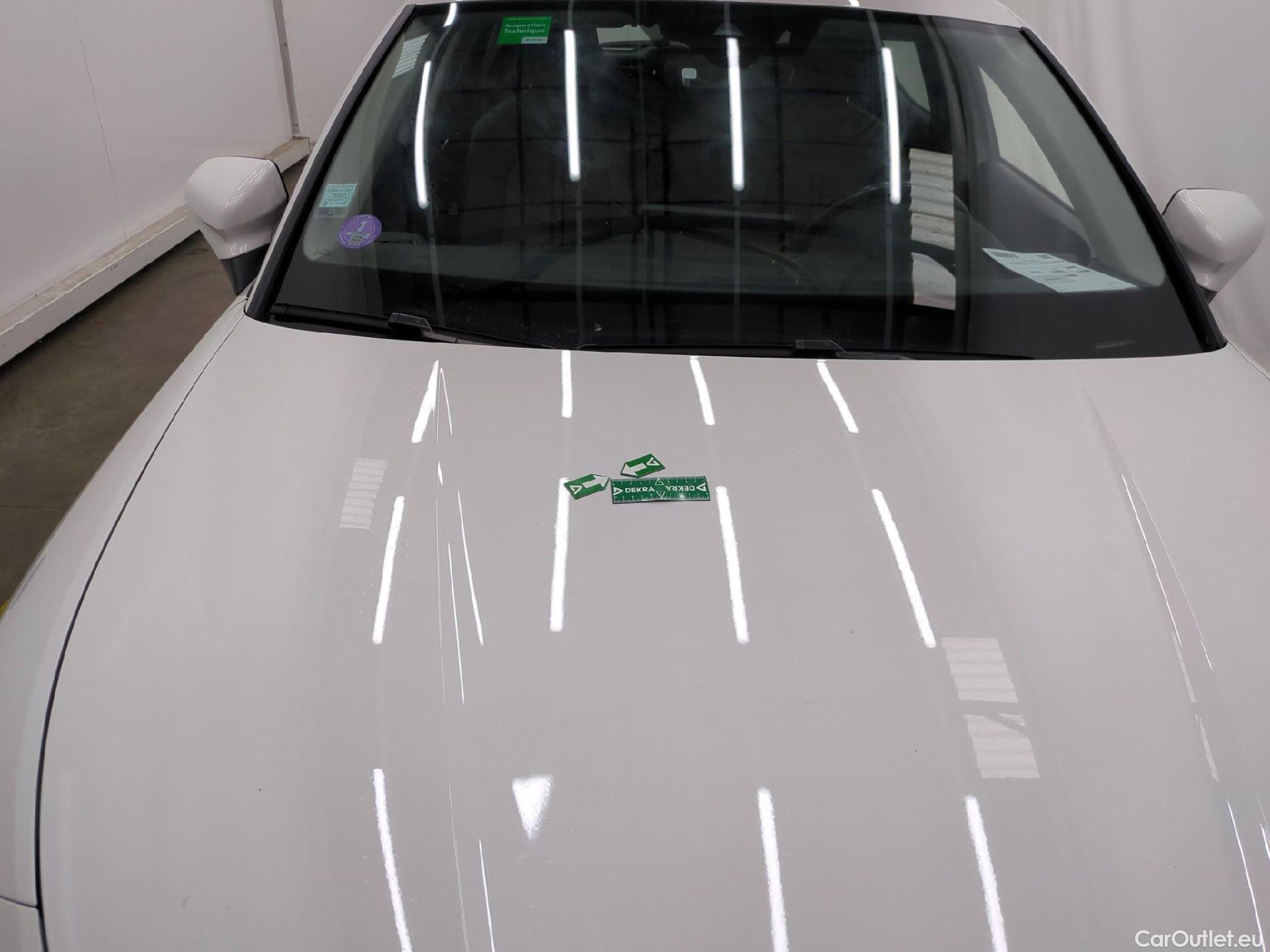  Seat  Leon SEAT  / 2020 / 5P / Berline 1.0 eTSI 110 DSG S&S Style Business #49