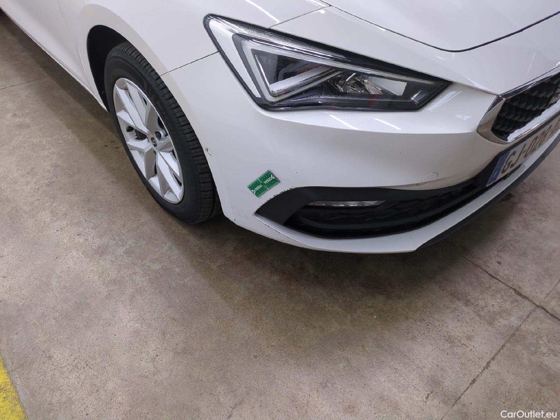  Seat  Leon SEAT  / 2020 / 5P / Berline 1.0 eTSI 110 DSG S&S Style Business #47