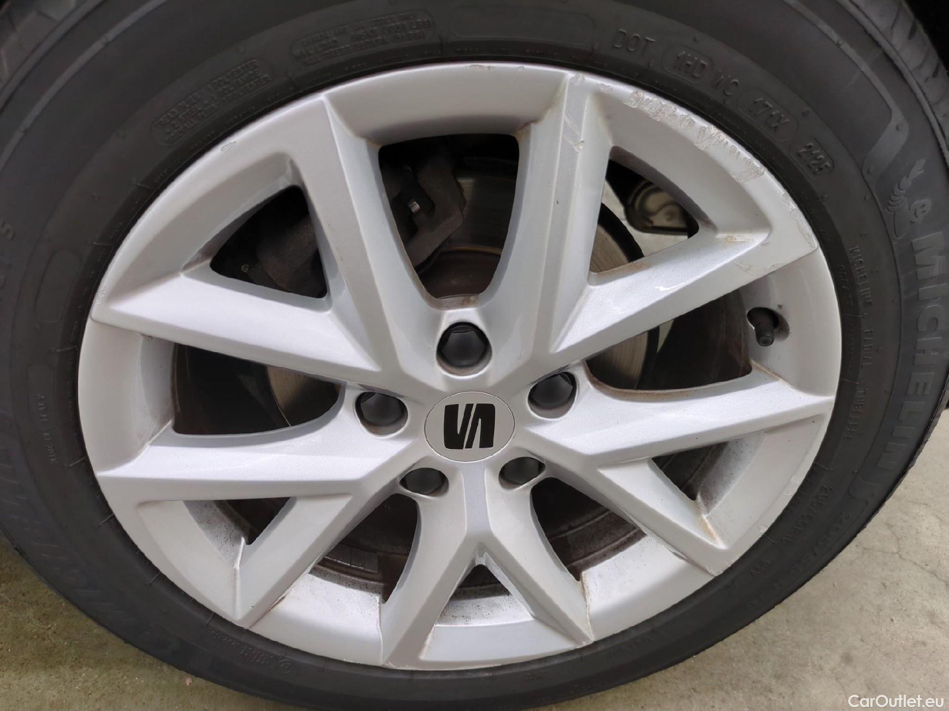  Seat  Leon SEAT  / 2020 / 5P / Berline 1.0 eTSI 110 DSG S&S Style Business #13