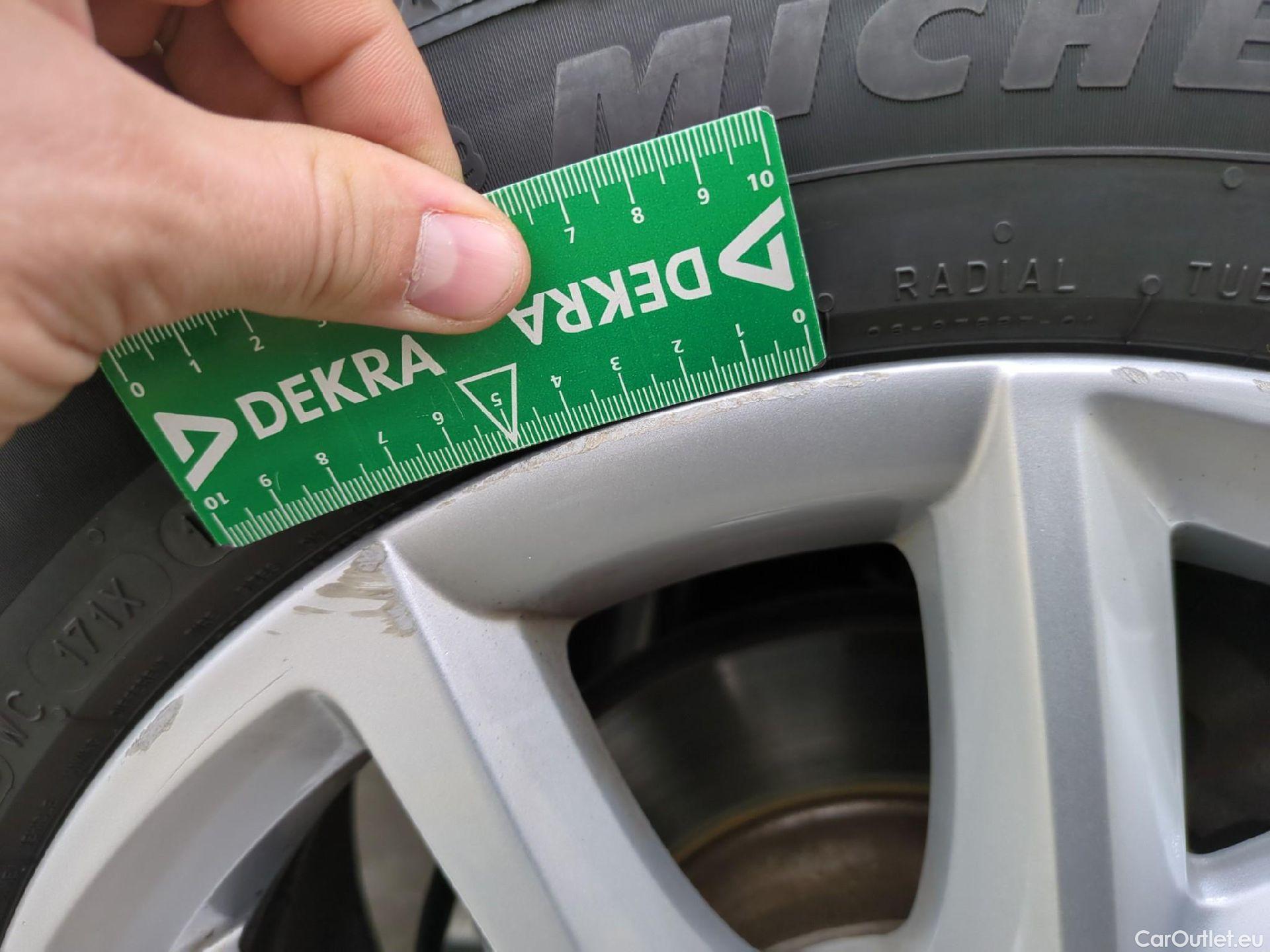  Seat  Leon SEAT  / 2020 / 5P / Berline 1.0 eTSI 110 DSG S&S Style Business #26