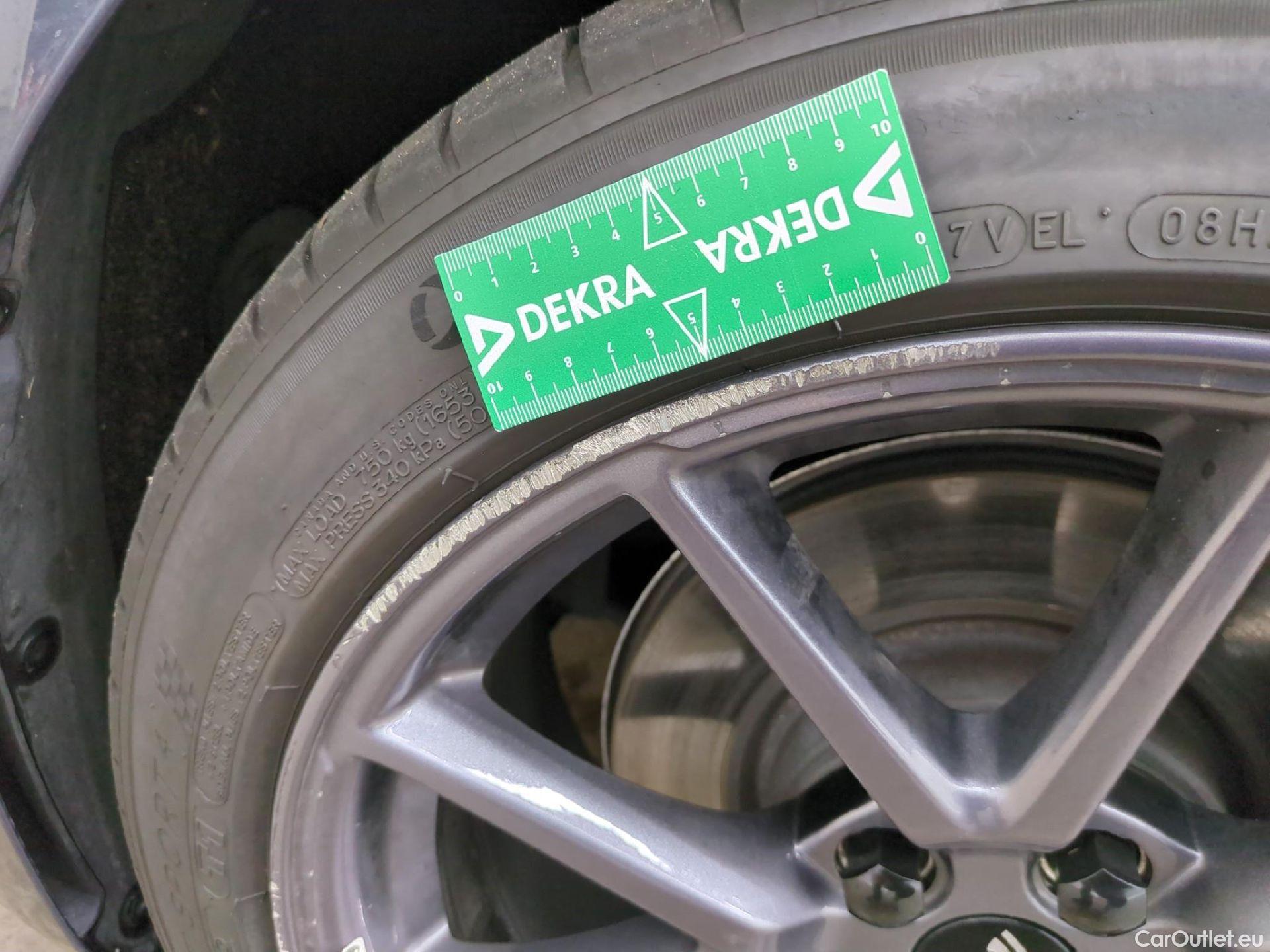  Tesla  Model 3 TESLA  / 2018 / 4P / Berline Grande Autonomie #9