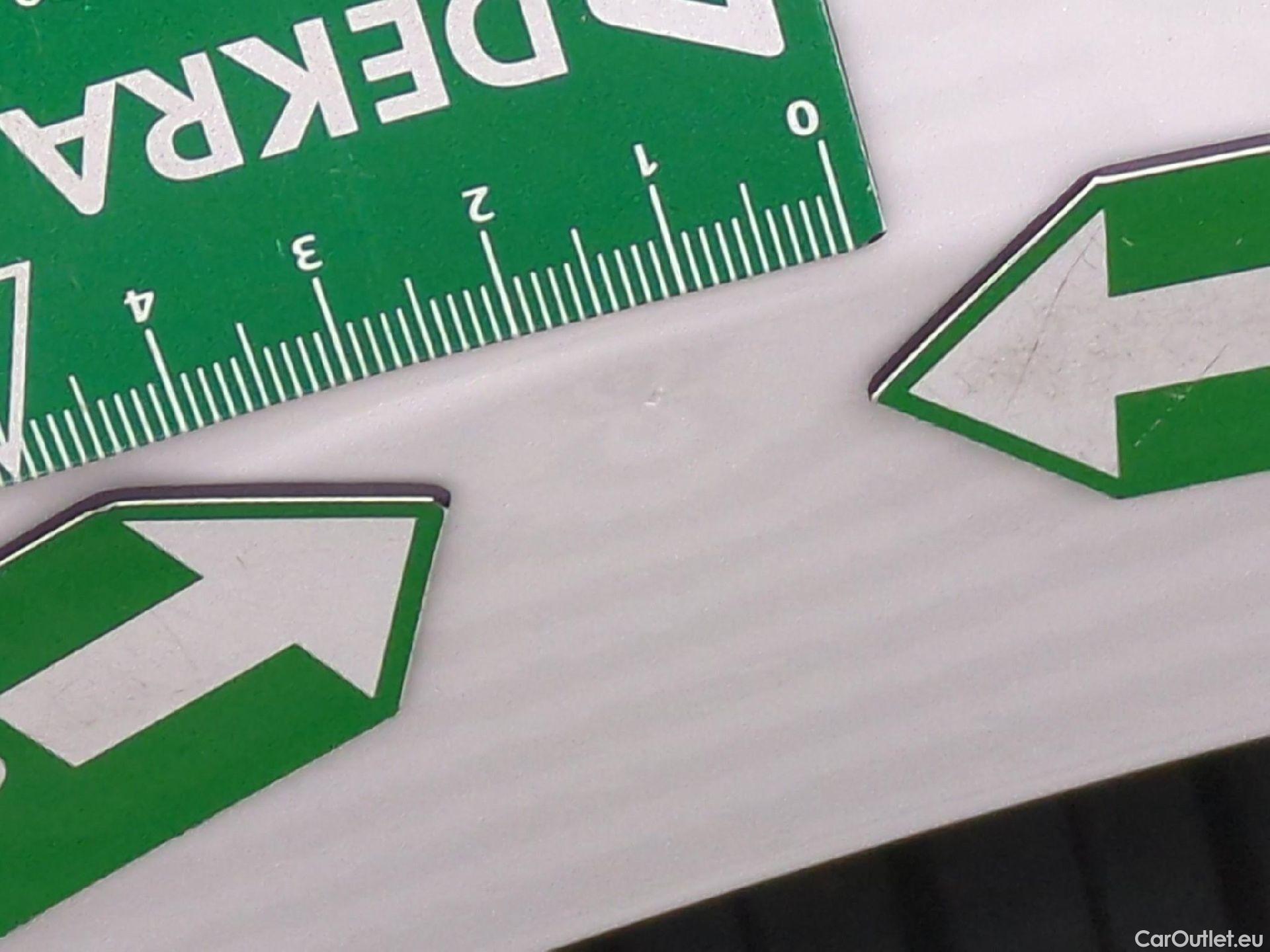  Seat  Leon SEAT  / 2020 / 5P / Berline 1.0 eTSI 110 DSG S&S Style Business #51