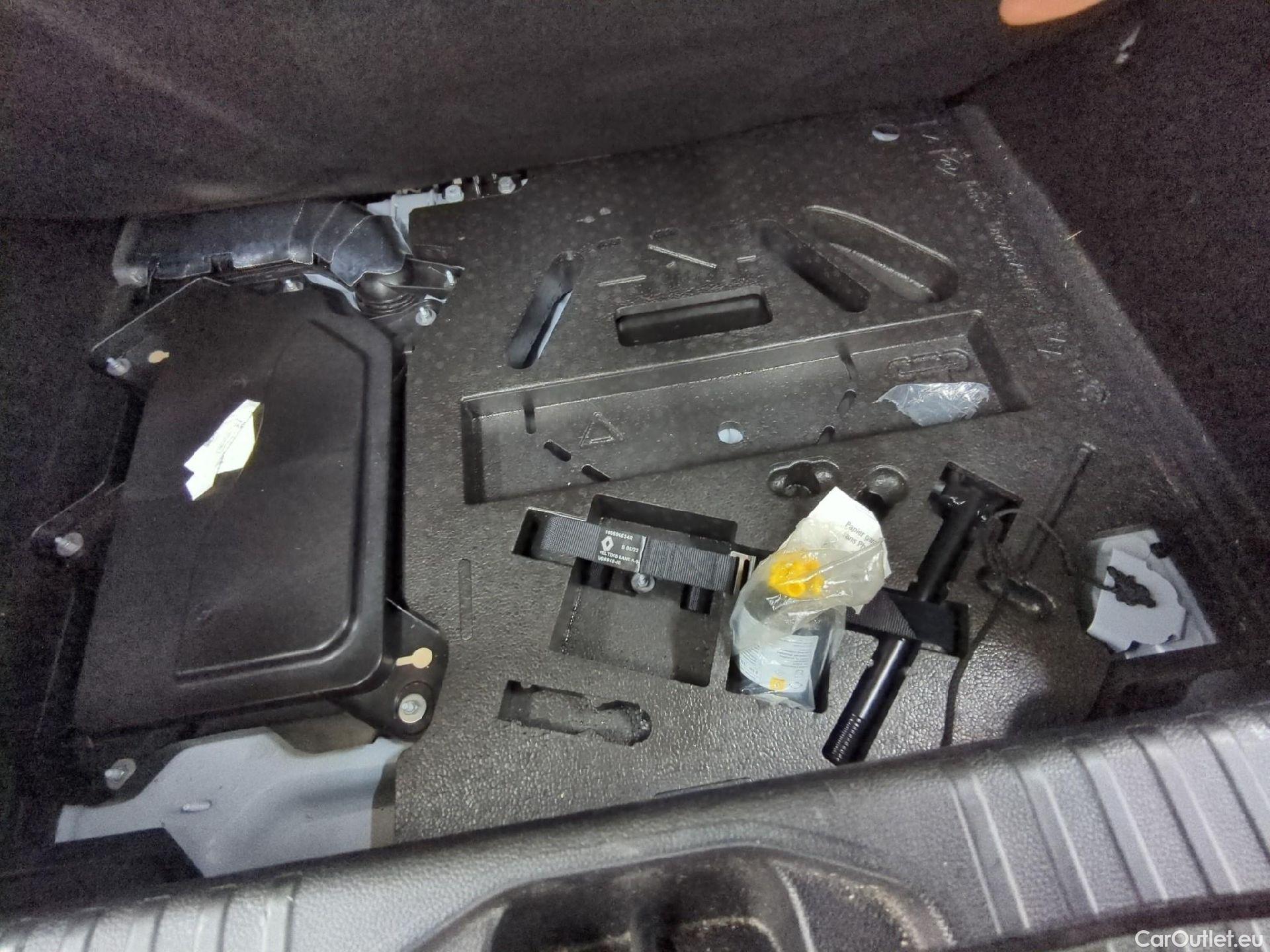  Renault  Clio  V Business 1.6 E-TECH Hybrid 140CV BVA6 E6d #2