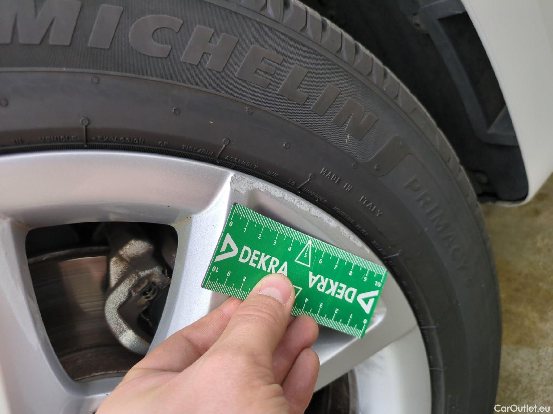  Seat  Leon SEAT  / 2020 / 5P / Berline 1.0 eTSI 110 DSG S&S Style Business #2