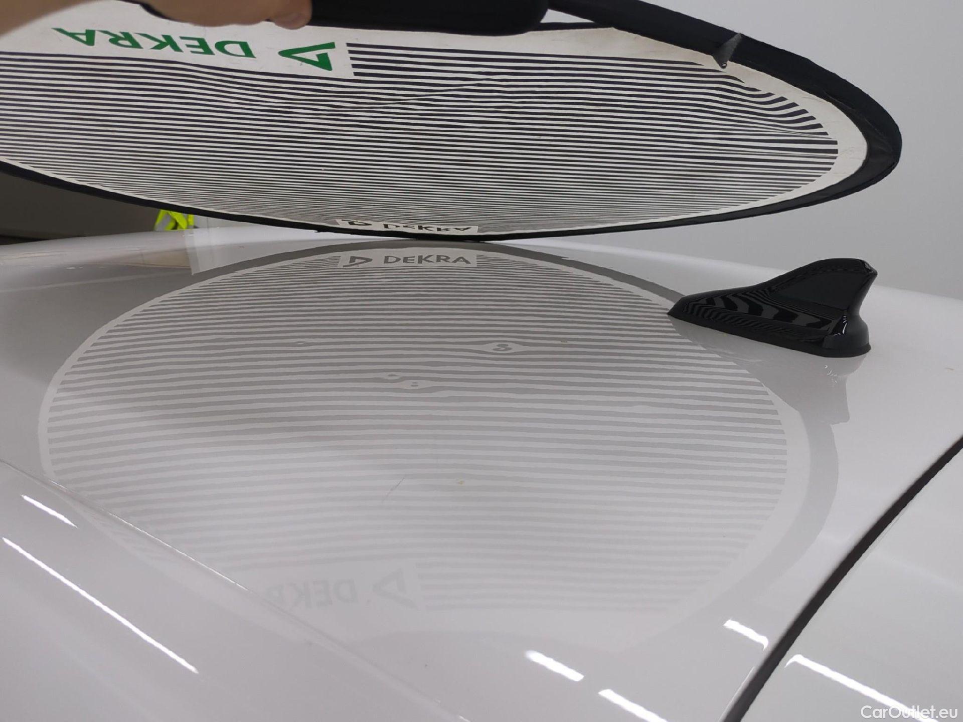  Seat  Leon SEAT  / 2020 / 5P / Berline 1.0 eTSI 110 DSG S&S Style Business #39