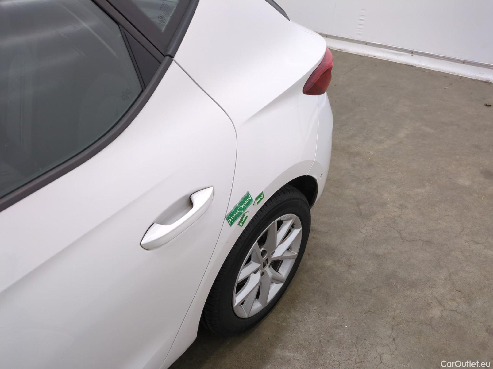  Seat  Leon SEAT  / 2020 / 5P / Berline 1.0 eTSI 110 DSG S&S Style Business #52