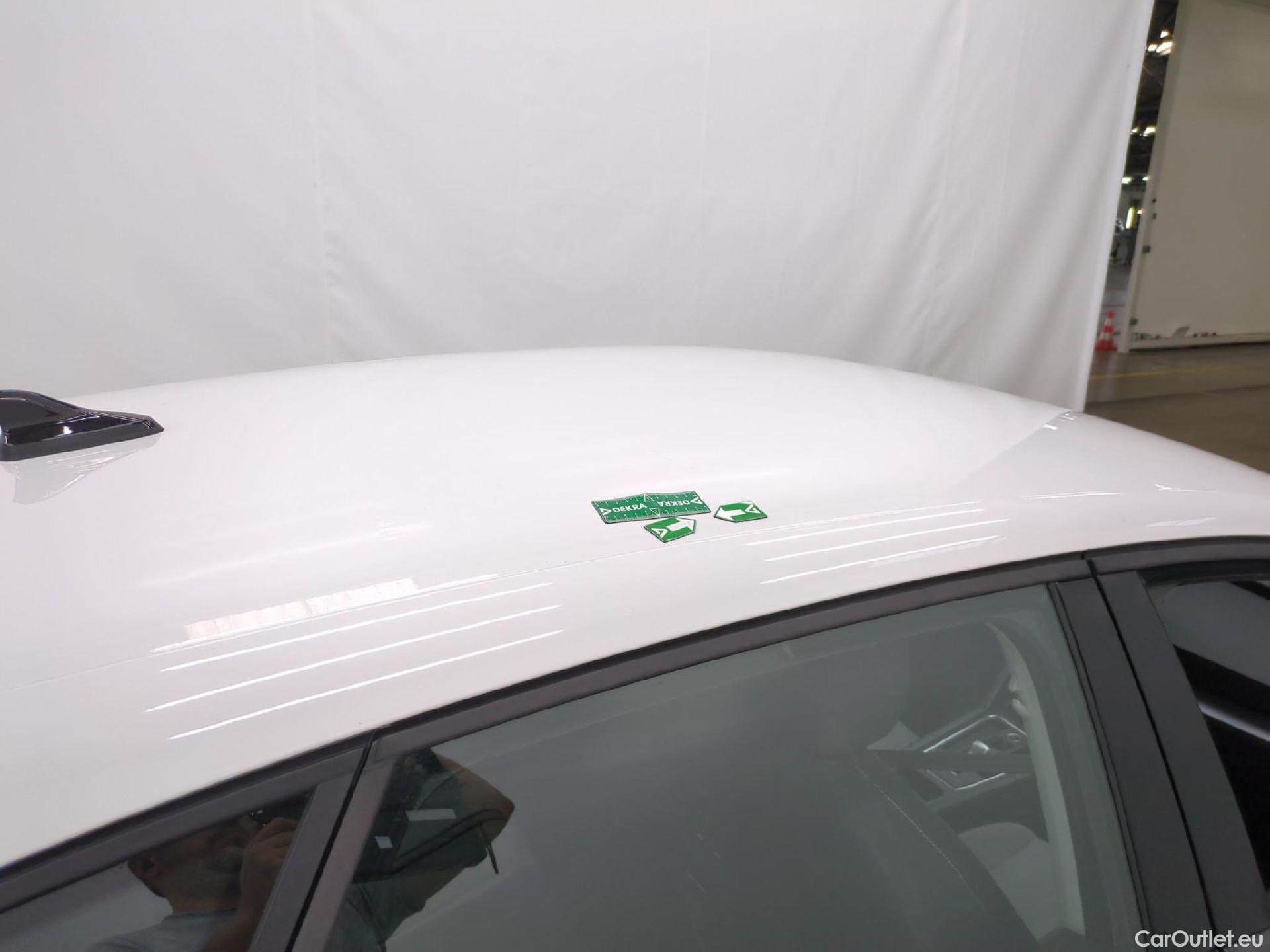  Seat  Leon SEAT  / 2020 / 5P / Berline 1.0 eTSI 110 DSG S&S Style Business #44