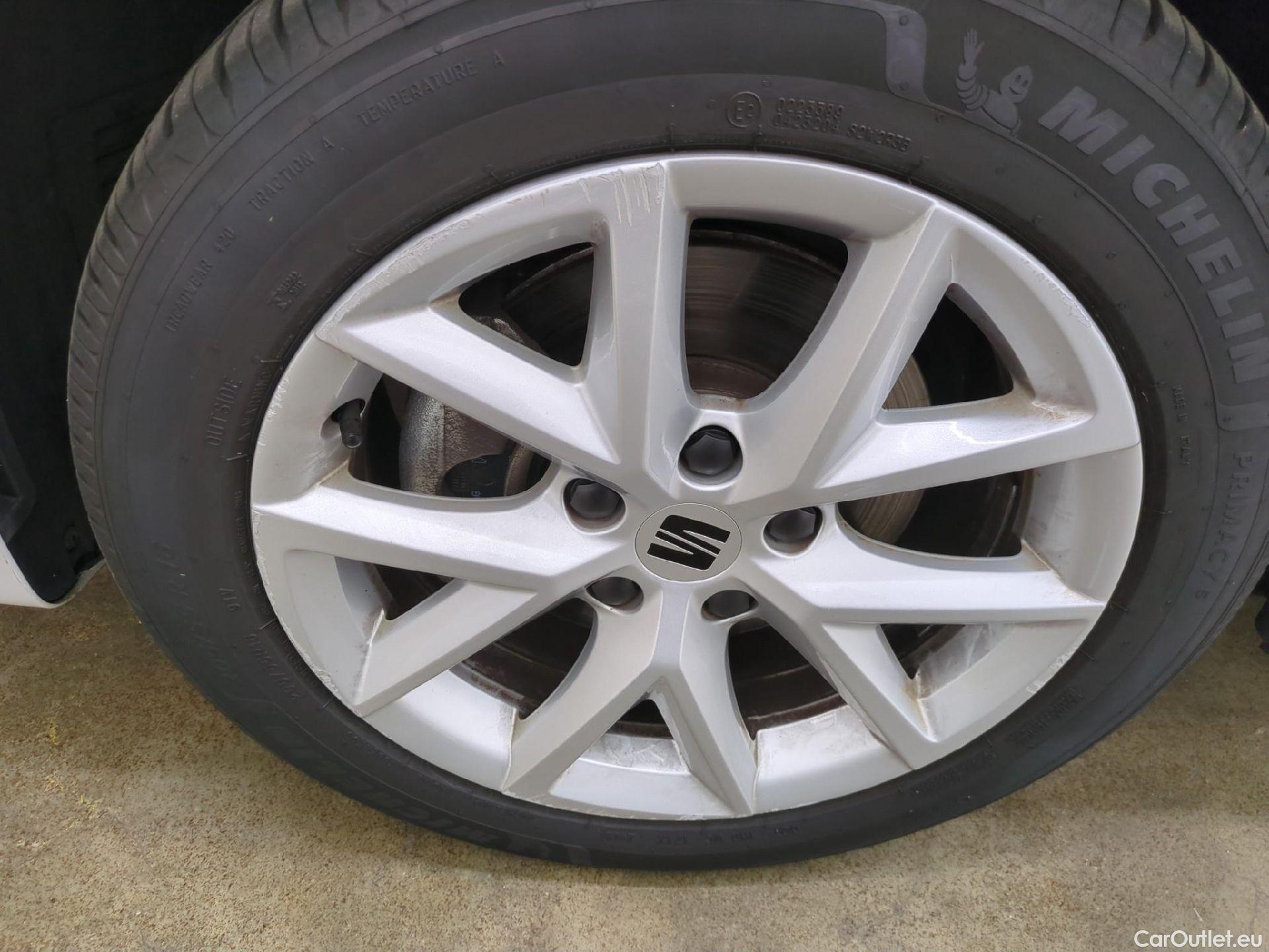  Seat  Leon SEAT  / 2020 / 5P / Berline 1.0 eTSI 110 DSG S&S Style Business #8