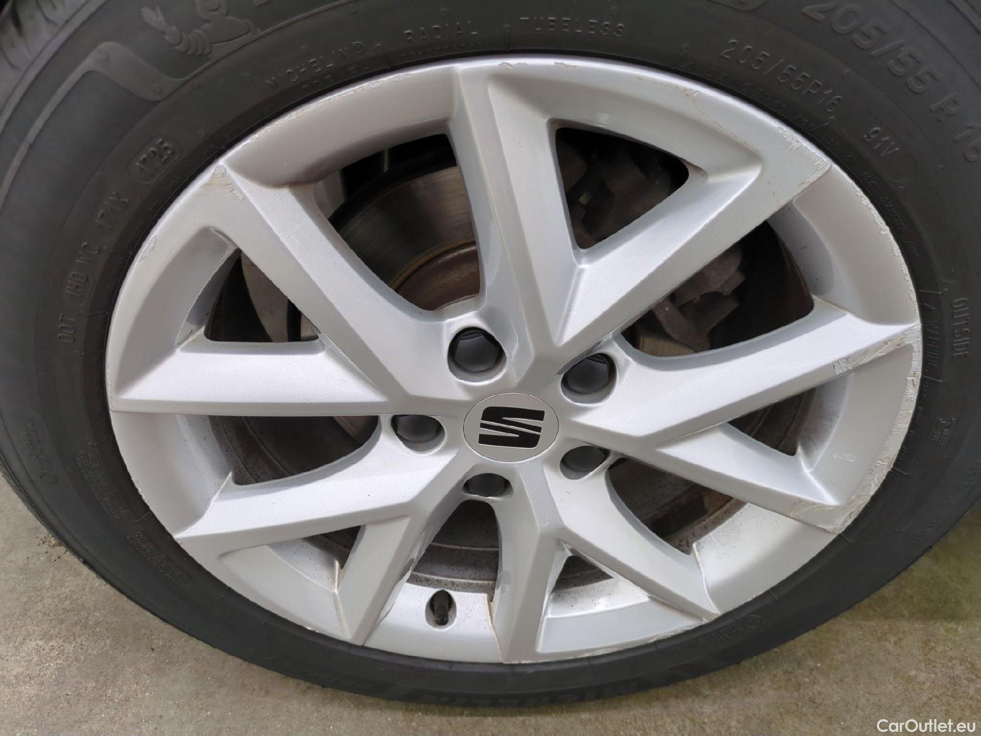  Seat  Leon SEAT  / 2020 / 5P / Berline 1.0 eTSI 110 DSG S&S Style Business #24