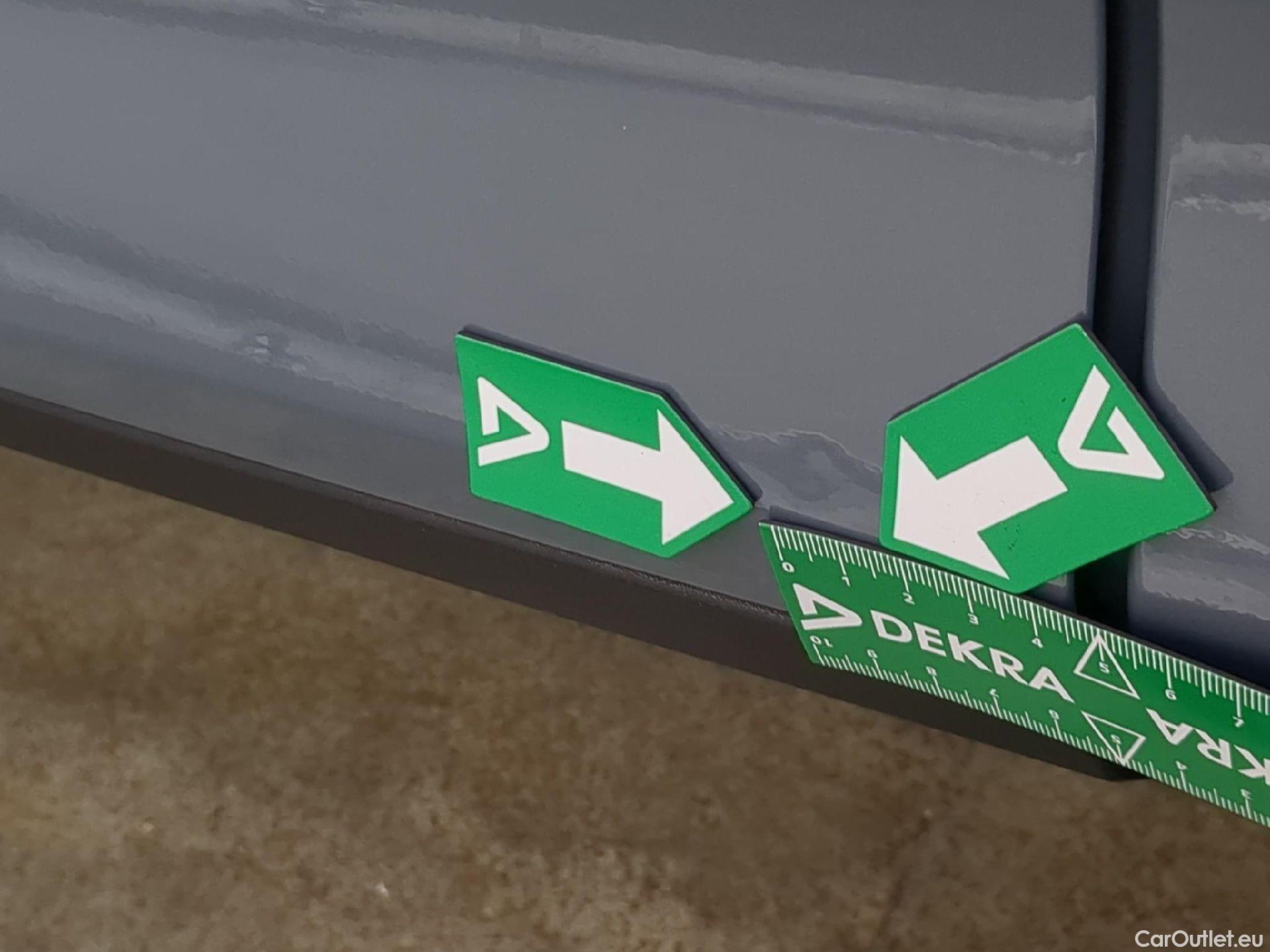  Volvo  XC 40 XC40 Momentum Plug-in Hybrid 2WD 1.5 #18