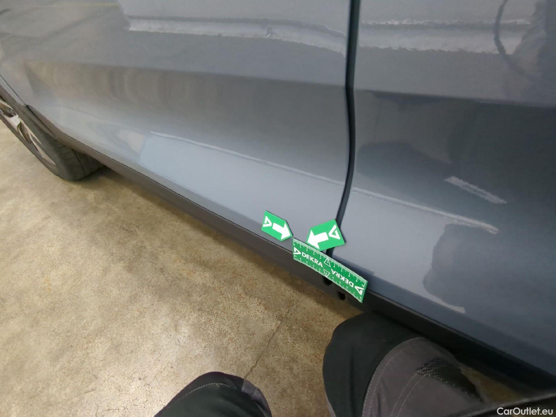  Volvo  XC 40 XC40 Momentum Plug-in Hybrid 2WD 1.5 #19