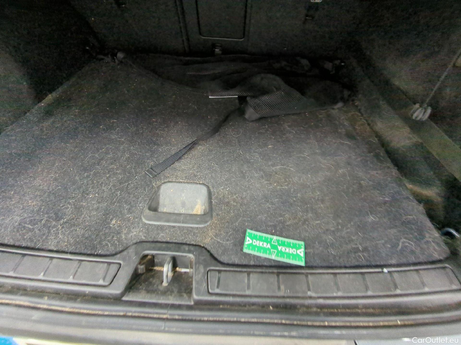  Volvo  XC 40 XC40 Momentum Plug-in Hybrid 2WD 1.5 #2