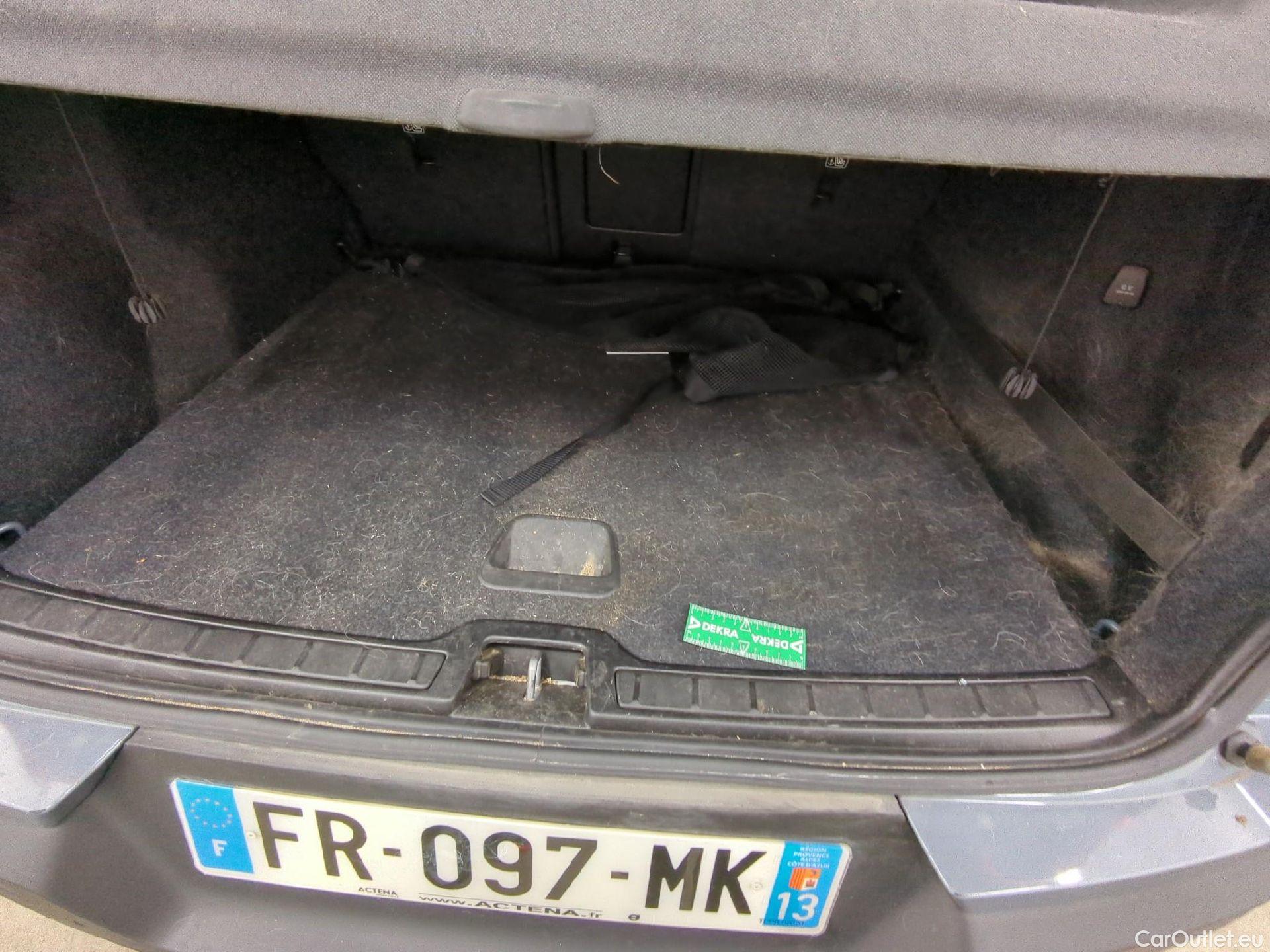  Volvo  XC 40 XC40 Momentum Plug-in Hybrid 2WD 1.5 #1