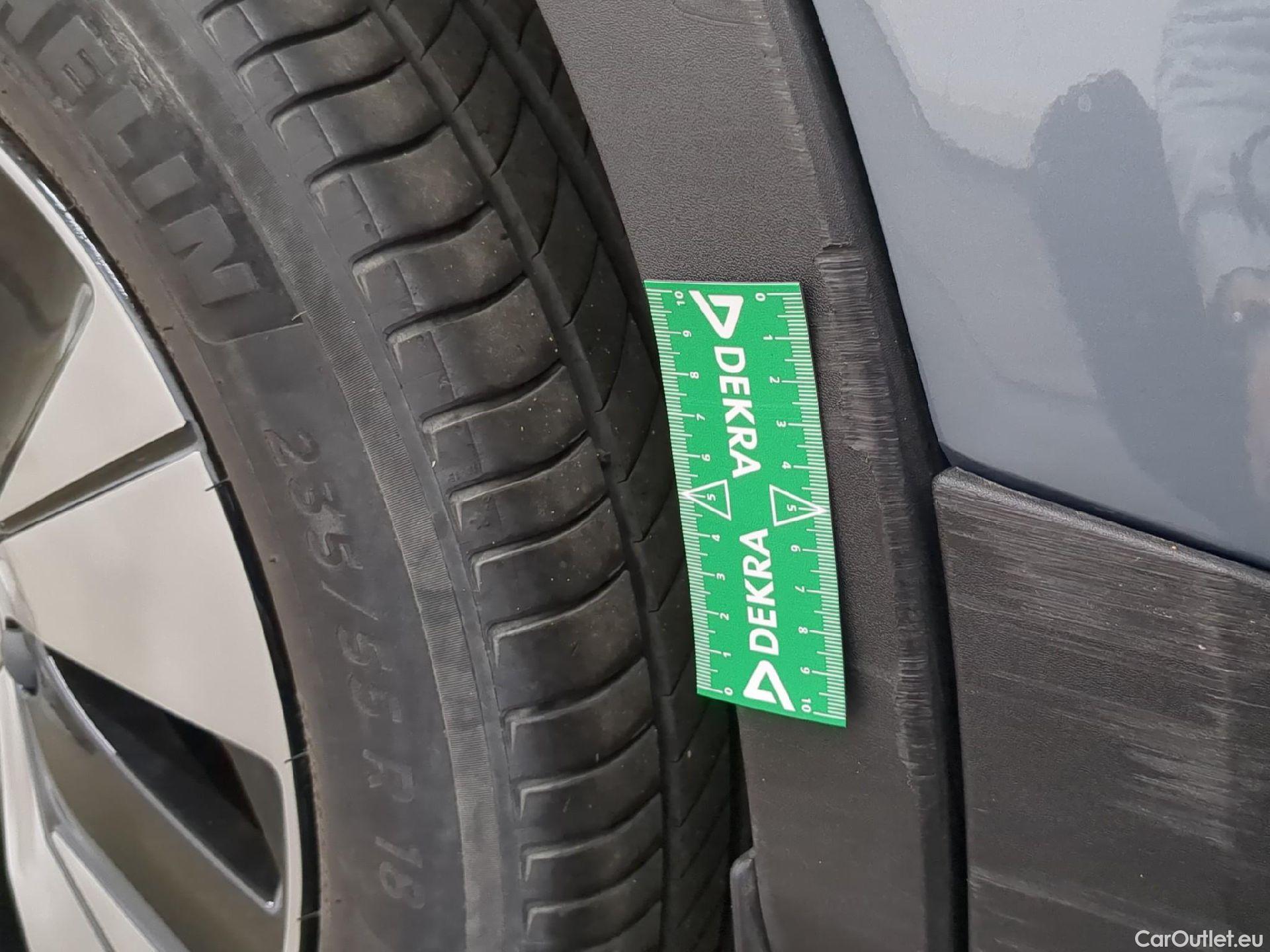  Volvo  XC 40 XC40 Momentum Plug-in Hybrid 2WD 1.5 #7