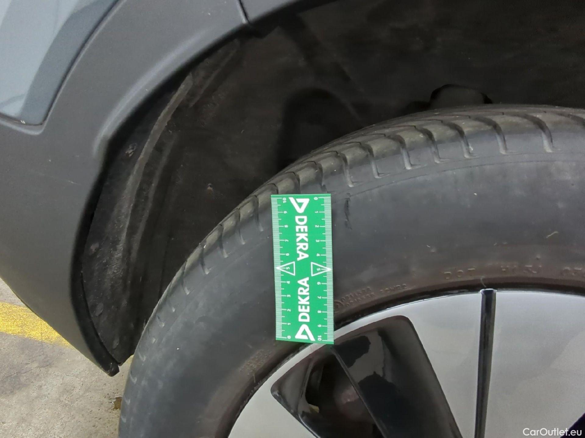  Volvo  XC 40 XC40 Momentum Plug-in Hybrid 2WD 1.5 #5