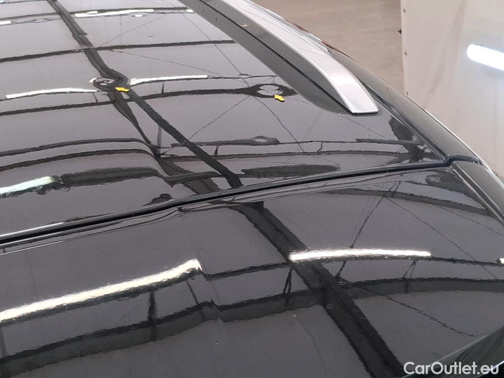  Peugeot  3008 PEUGEOT  / 2020 / 5P / SUV 1.6 HYBRID4 300 E-EAT8 GT #3