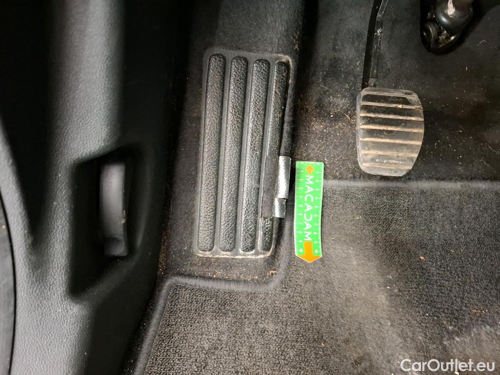  Renault  Captur  Business 0.9 TCe 90CV BVM5 E6 #36