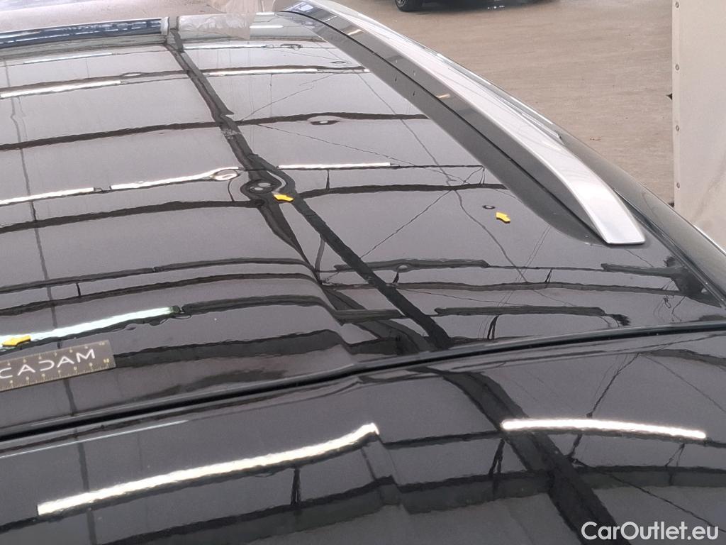  Peugeot  3008 PEUGEOT  / 2020 / 5P / SUV 1.6 HYBRID4 300 E-EAT8 GT #4