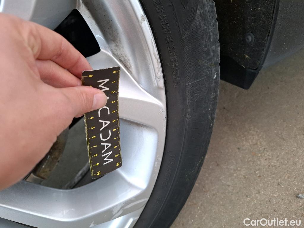  Renault  Grand Scenic Scenic IV Grand Business 1.7 dCi 120CV BVA6 7 Sieges E6dT #28