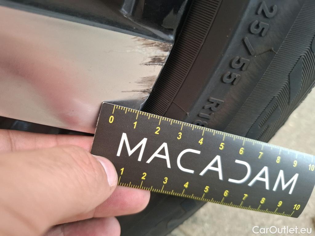  Peugeot  3008 PEUGEOT  / 2020 / 5P / SUV 1.6 HYBRID4 300 E-EAT8 GT #55