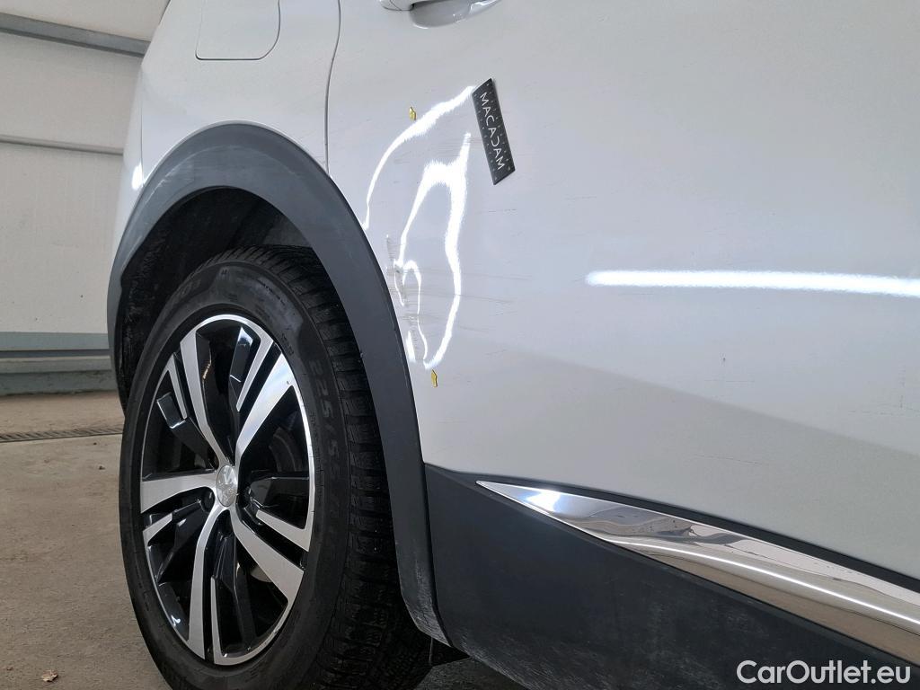  Peugeot  3008 PEUGEOT  / 2020 / 5P / SUV 1.6 HYBRID4 300 E-EAT8 GT #17