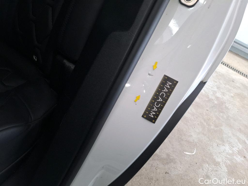  Peugeot  3008 PEUGEOT  / 2020 / 5P / SUV 1.6 HYBRID4 300 E-EAT8 GT #34