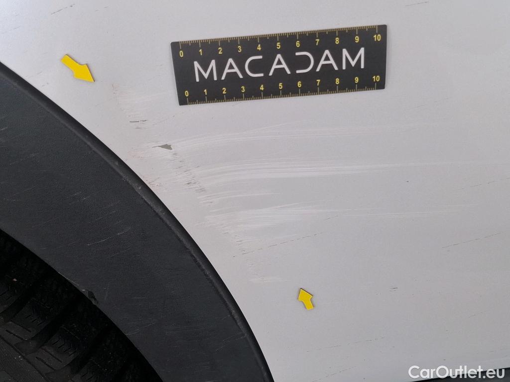  Peugeot  3008 PEUGEOT  / 2020 / 5P / SUV 1.6 HYBRID4 300 E-EAT8 GT #21