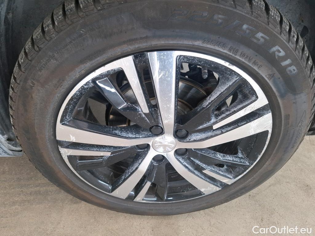  Peugeot  3008 PEUGEOT  / 2020 / 5P / SUV 1.6 HYBRID4 300 E-EAT8 GT #62