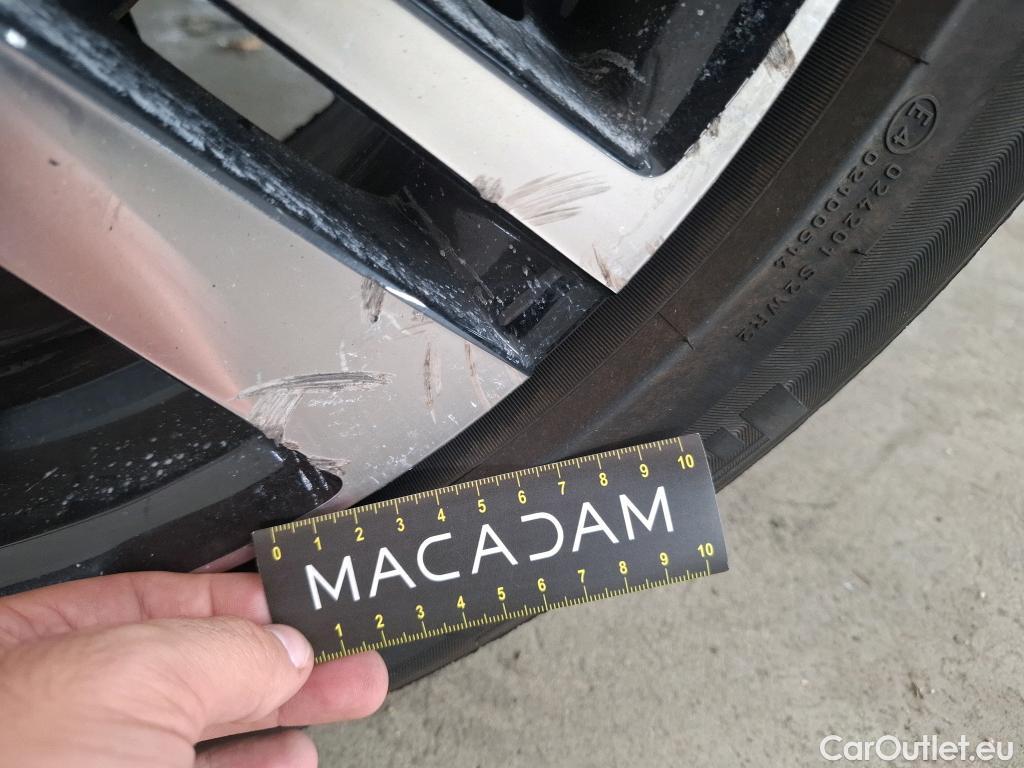  Peugeot  3008 PEUGEOT  / 2020 / 5P / SUV 1.6 HYBRID4 300 E-EAT8 GT #70