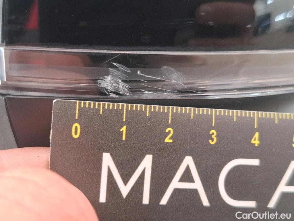  Peugeot  3008 PEUGEOT  / 2020 / 5P / SUV 1.6 HYBRID4 300 E-EAT8 GT #82