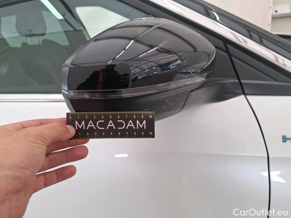  Peugeot  3008 PEUGEOT  / 2020 / 5P / SUV 1.6 HYBRID4 300 E-EAT8 GT #81