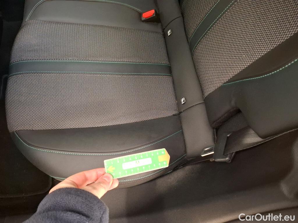  Peugeot  308 PEUGEOT  SW / 2021 / 5P / Break PureTech 130 S&S EAT 8 ALLURE #24