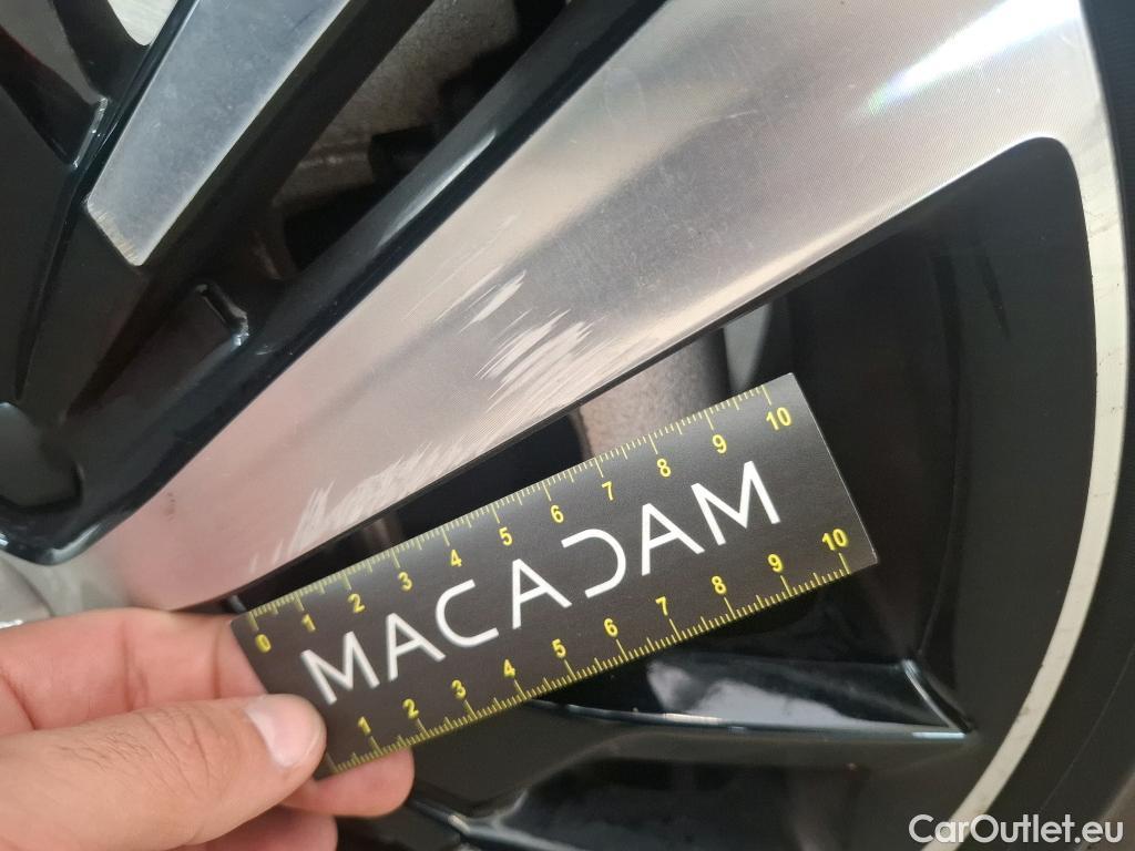  Peugeot  3008 PEUGEOT  / 2020 / 5P / SUV 1.6 HYBRID4 300 E-EAT8 GT #75