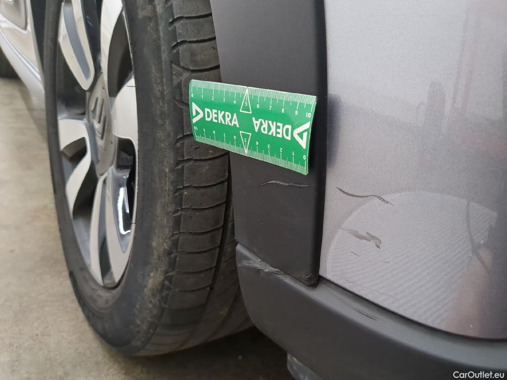  Citroen  C3  Shine Business 1.2 PureTech 80CV BVM5 E6d #24