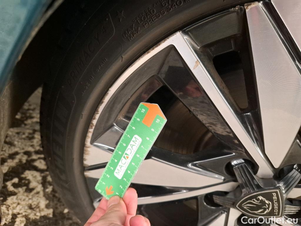  Peugeot  308 PEUGEOT  SW / 2021 / 5P / Break PureTech 130 S&S EAT 8 ALLURE #16