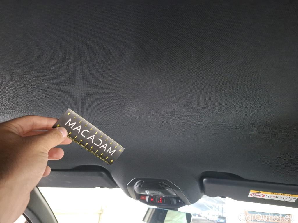  Peugeot  3008 PEUGEOT  / 2020 / 5P / SUV 1.6 HYBRID4 300 E-EAT8 GT #84