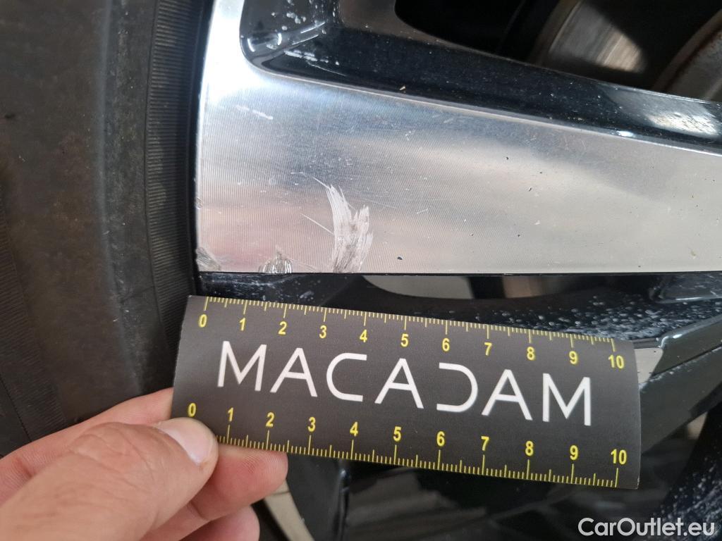  Peugeot  3008 PEUGEOT  / 2020 / 5P / SUV 1.6 HYBRID4 300 E-EAT8 GT #64