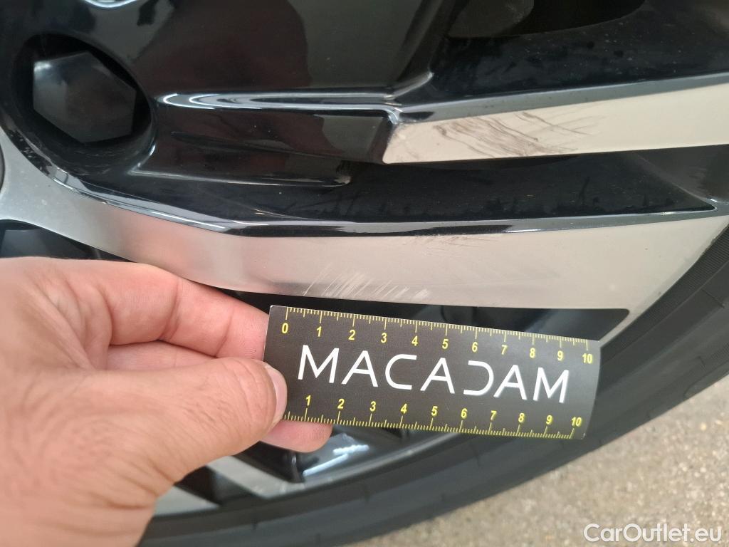  Peugeot  3008 PEUGEOT  / 2020 / 5P / SUV 1.6 HYBRID4 300 E-EAT8 GT #76