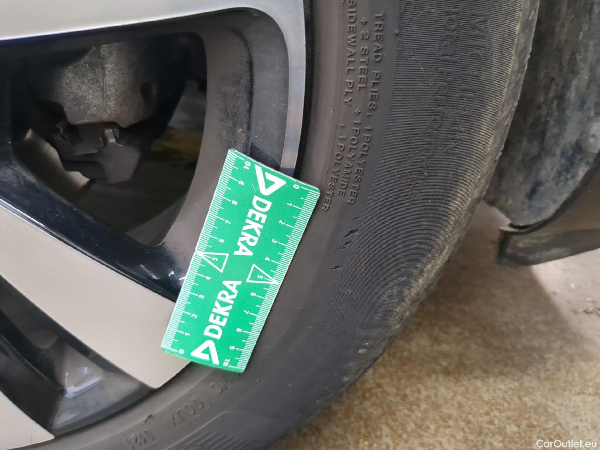  Citroen  C3  Shine Business 1.2 PureTech 80CV BVM5 E6d #3