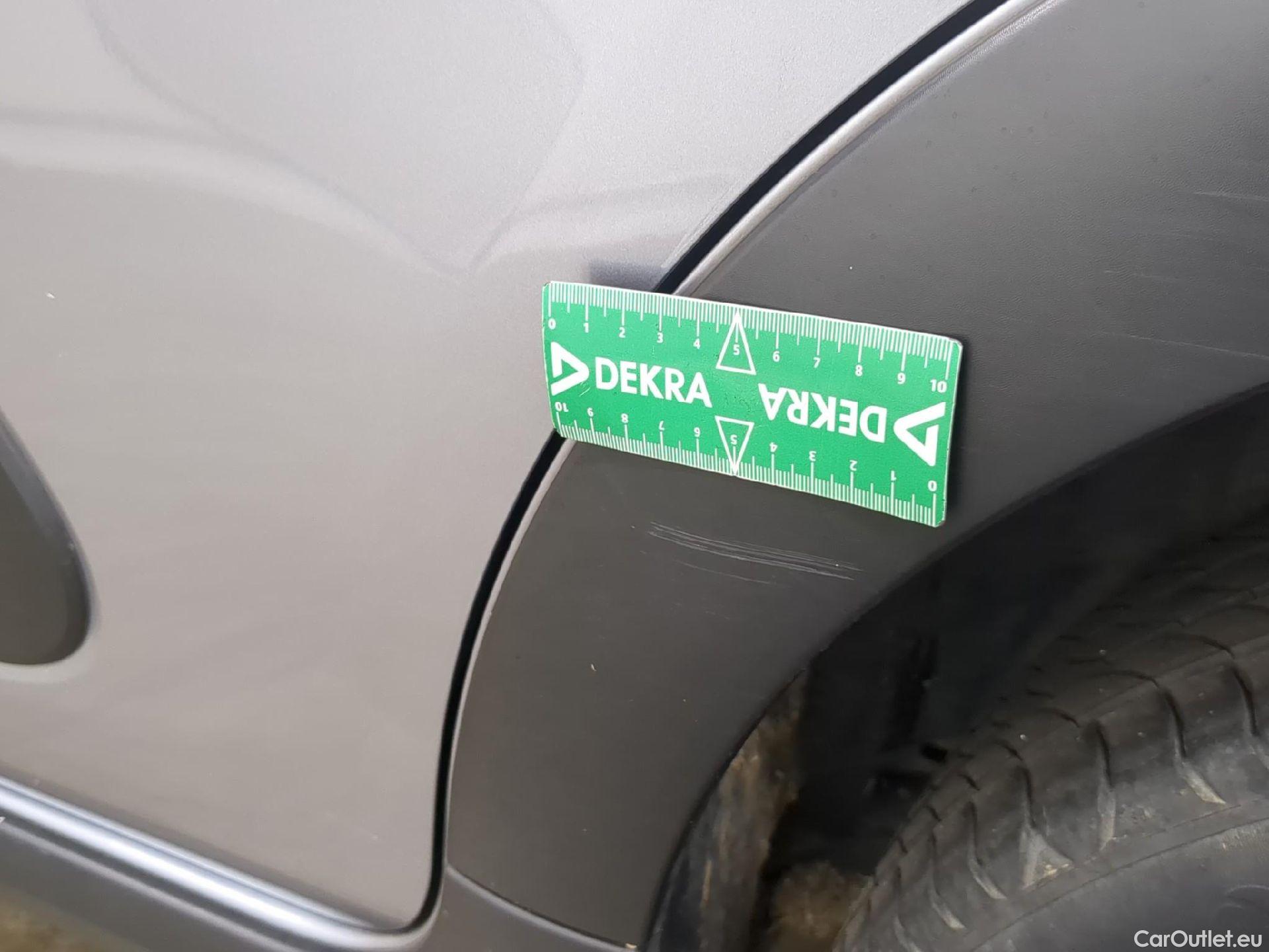  Citroen  C3  Shine Business 1.2 PureTech 80CV BVM5 E6d #38