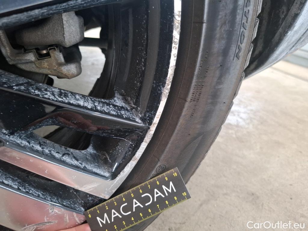  Peugeot  3008 PEUGEOT  / 2020 / 5P / SUV 1.6 HYBRID4 300 E-EAT8 GT #71