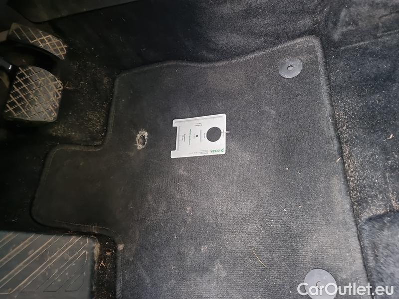  Skoda  Superb  Combi (3T5)(2010) Su.C.2.0TDI 147 4x4 Style Aut #10