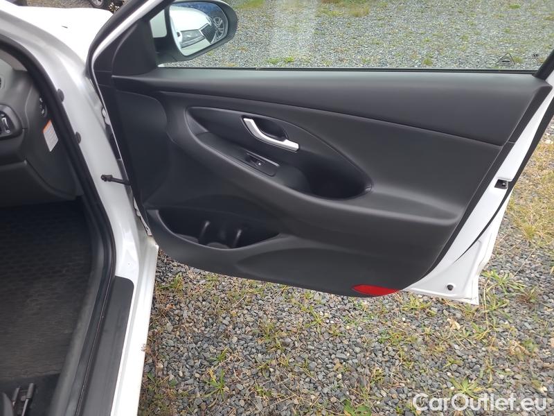  Hyundai  i30  (PD)(01.2017  ->)  kom.1.5T-GDI Smart 5d #5