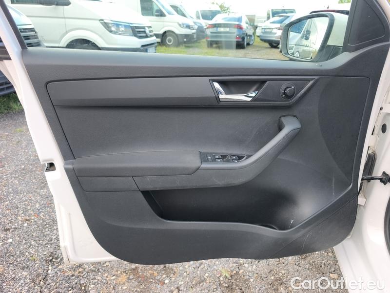  Skoda  Fabia  Combi (2015) Com.1.0TSI 70 Ambition 5d #12