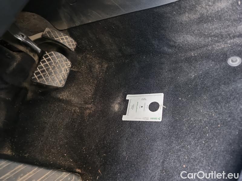  Skoda  Superb  Combi (3T5)(2010) Su.C.2.0TDI 147 4x4 Style Aut #11