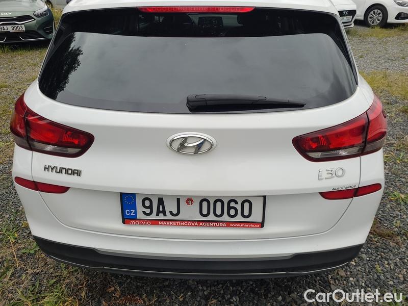  Hyundai  i30  (PD)(01.2017  ->)  kom.1.5T-GDI Smart 5d #24