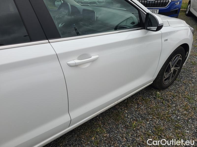  Hyundai  i30  (PD)(01.2017  ->)  kom.1.5T-GDI Smart 5d #32