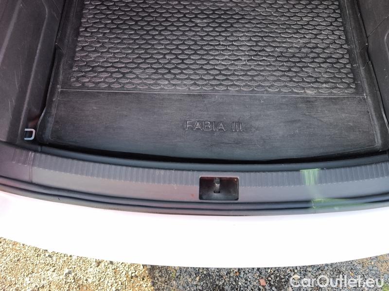  Skoda  Fabia  Combi (2015) Com.1.0TSI 70 Ambition 5d #17